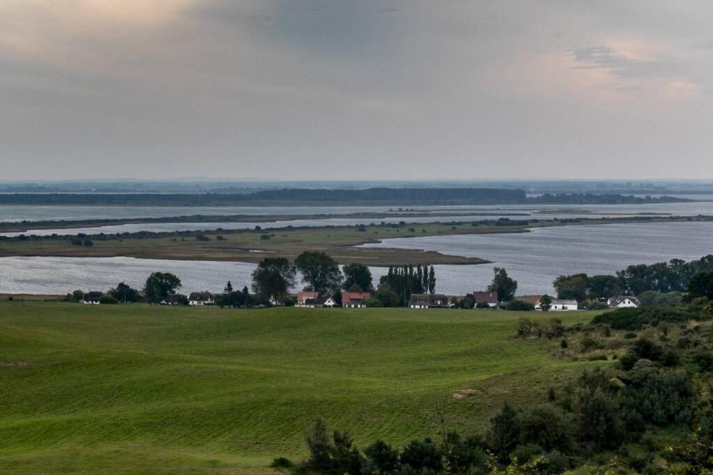 Lacky - Kleines Familienreihenmittelhaus In Grieben Hiddensee Экстерьер фото