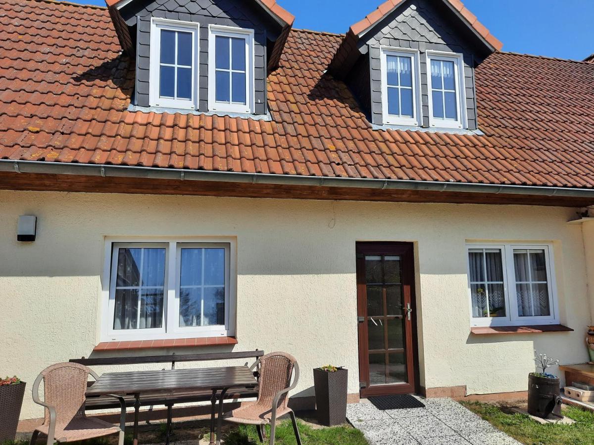 Lacky - Kleines Familienreihenmittelhaus In Grieben Hiddensee Экстерьер фото